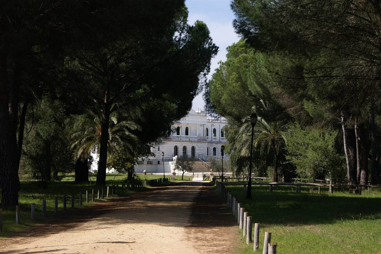 Palacio del Acebrón visitor centre