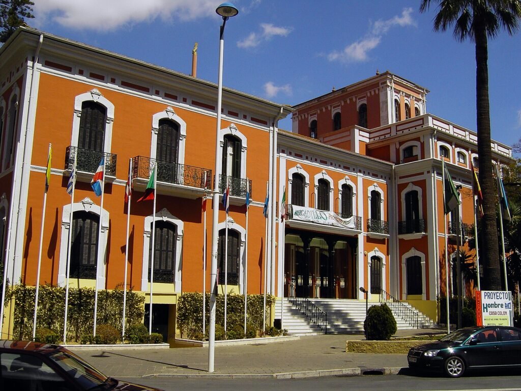 Best for transport and a business-style stay: Alameda Sundheim and Plaza del Punto