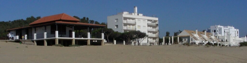 Playa Central, Isla Cristina: beach beside a fishing town