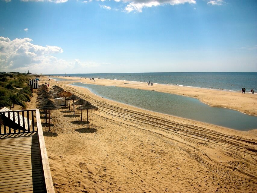 Islantilla: a comfortable resort-style beach