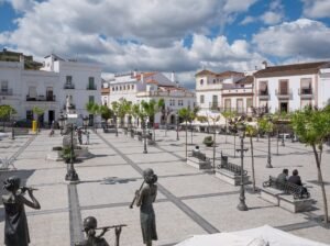 Spend time around Plaza Marqués de Aracena