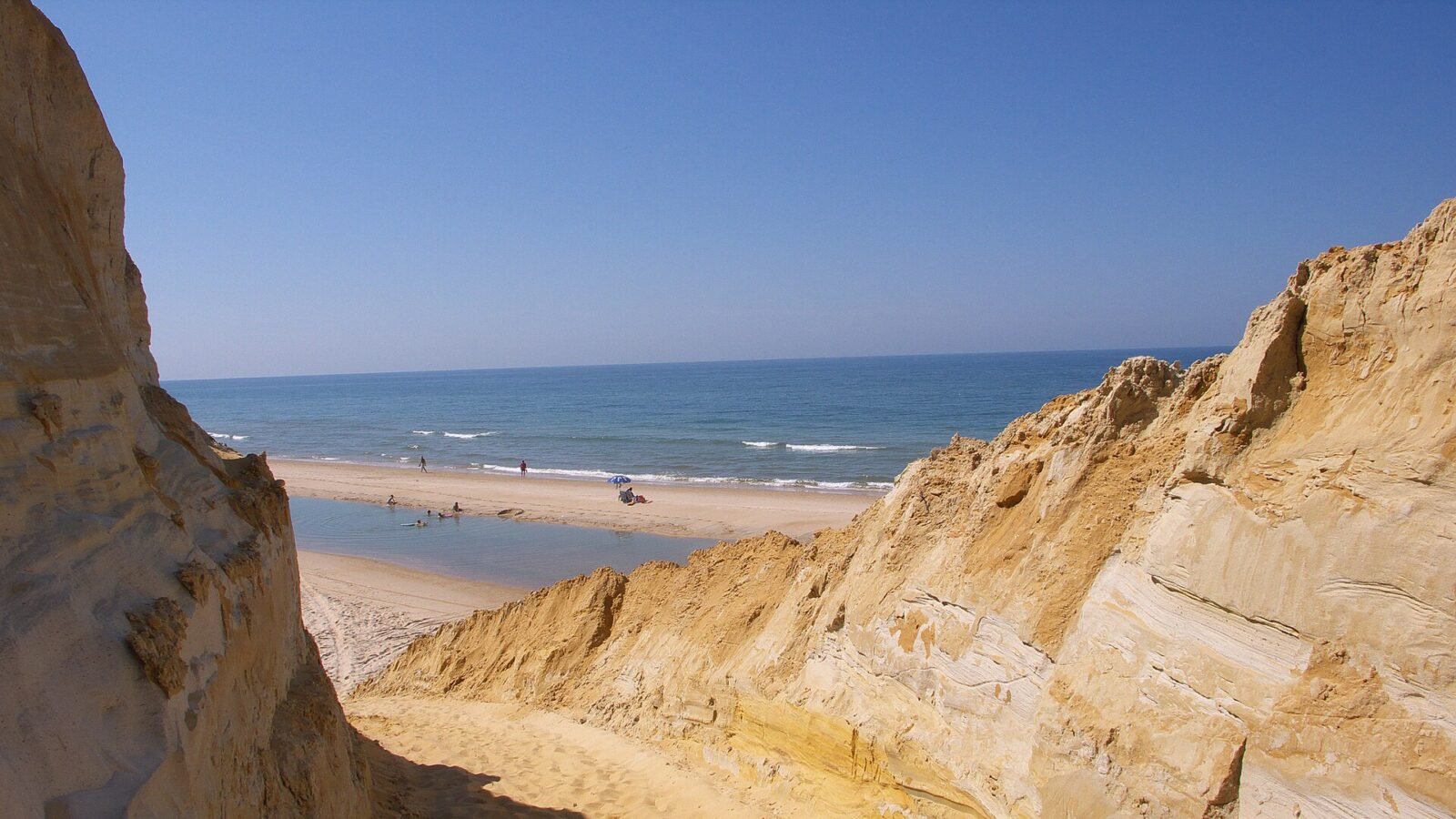 Mazagón: a coastal resort beside pinewoods and cliffs