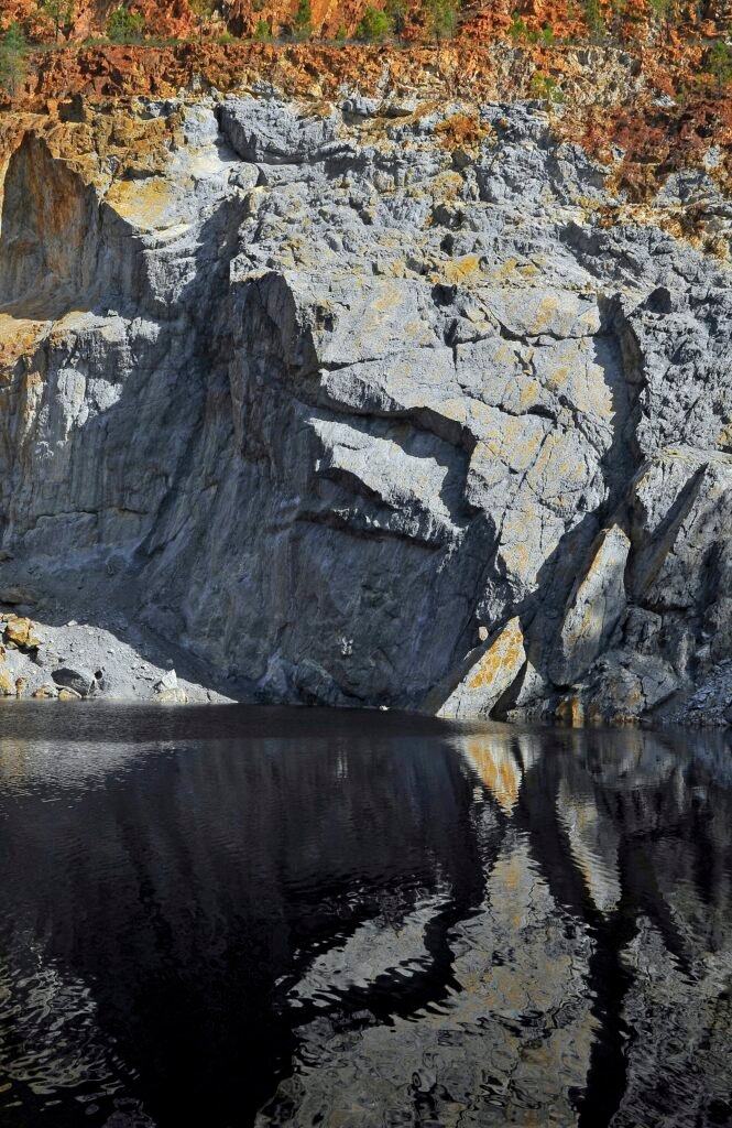 Peña de Hierro mine pit, Nerva